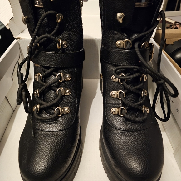 Size 9.5 Black Guess and Alex Marie boots - Picture 3 of 8